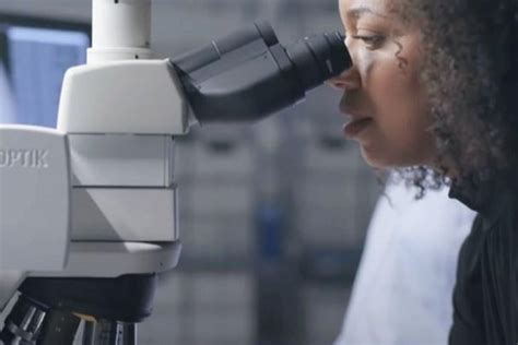 G­o­o­g­l­e­,­ ­k­a­n­s­e­r­ ­t­e­s­p­i­t­i­n­i­ ­k­o­l­a­y­l­a­ş­t­ı­r­a­n­ ­y­a­p­a­y­ ­z­e­k­a­l­ı­ ­m­i­k­r­o­s­k­o­p­ ­g­e­l­i­ş­t­i­r­i­y­o­r­
